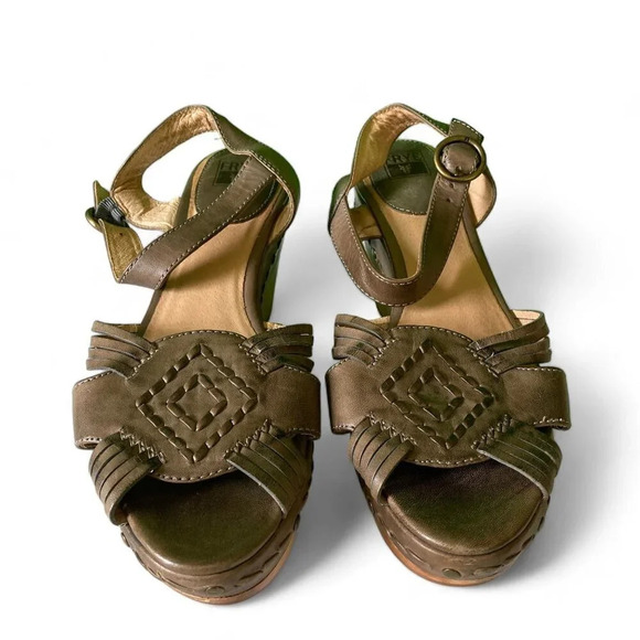 Frye Carlie Huarache Platform Sandals, Size 9.5, Leather Taupe-Brown Ankle Strap - Picture 2 of 9